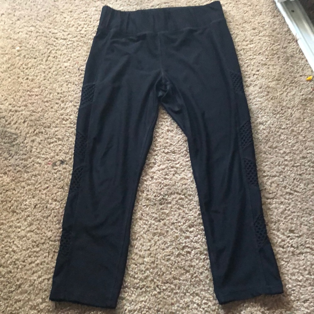 Black exercise leggings